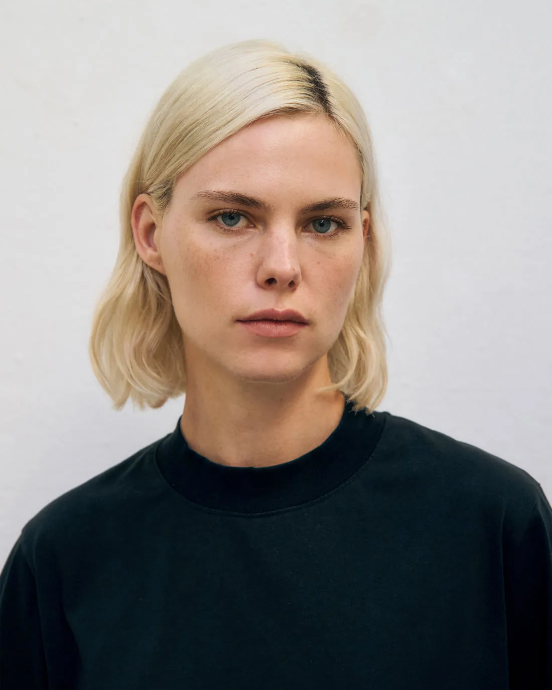 Big Collar T-Shirt True Black sold by Ivalo.com product image thumbnail 4