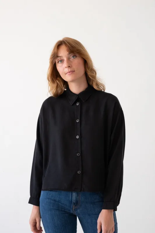 Tait Oversized Shirt 100% TENCEL™ in Berry Black sold by Ivalo.com