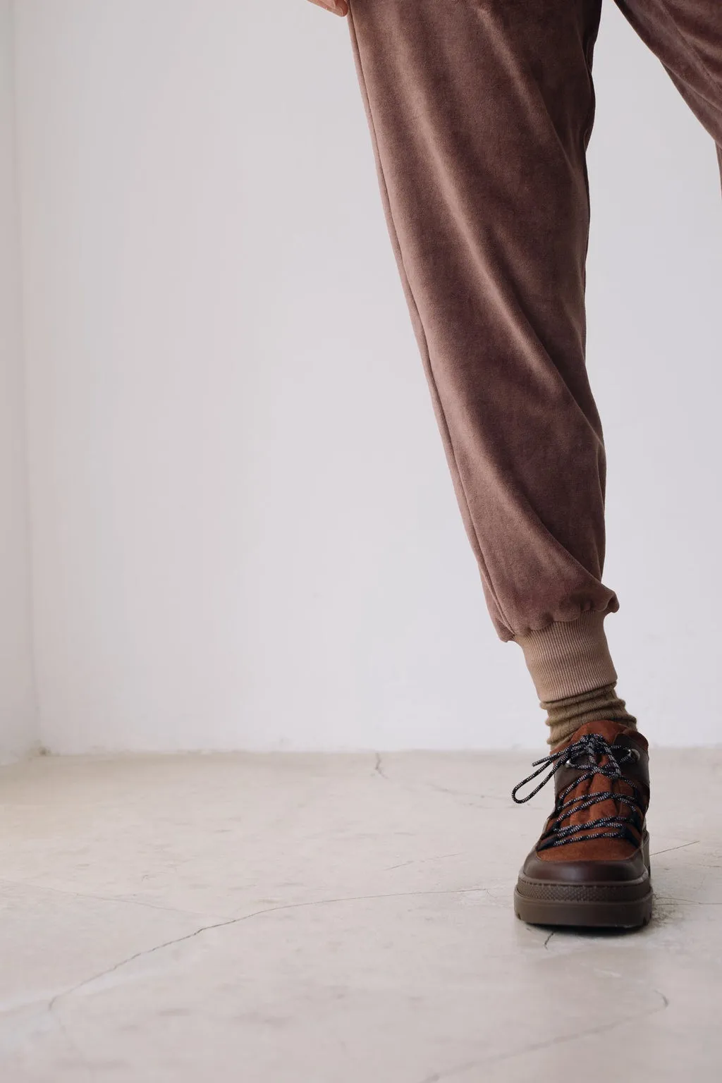 Organic Velvet Jogger in Mauve sold by Ivalo.com product image thumbnail 3