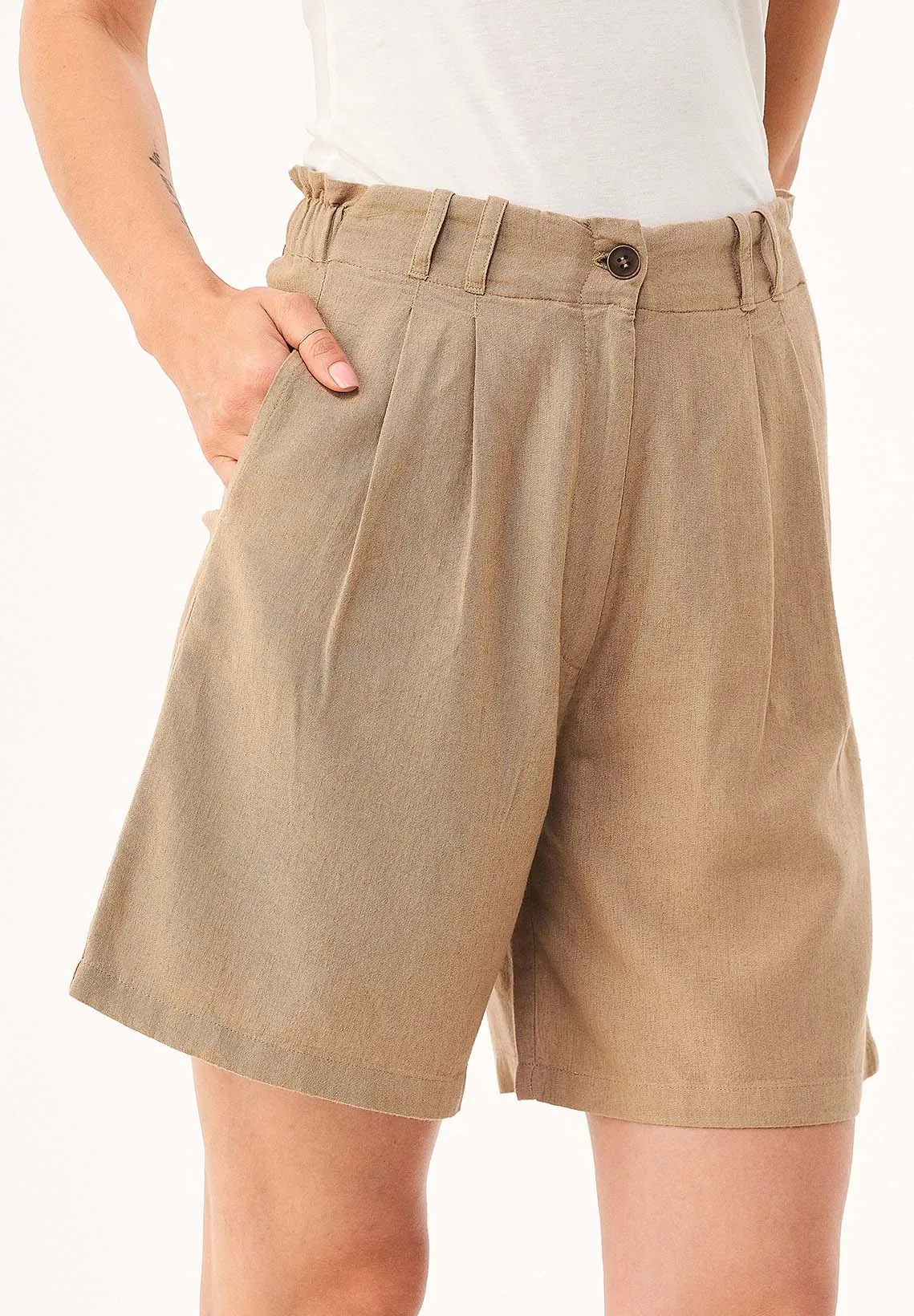 Women's Pleated Linen Blend Shorts Beige sold by Ivalo.com