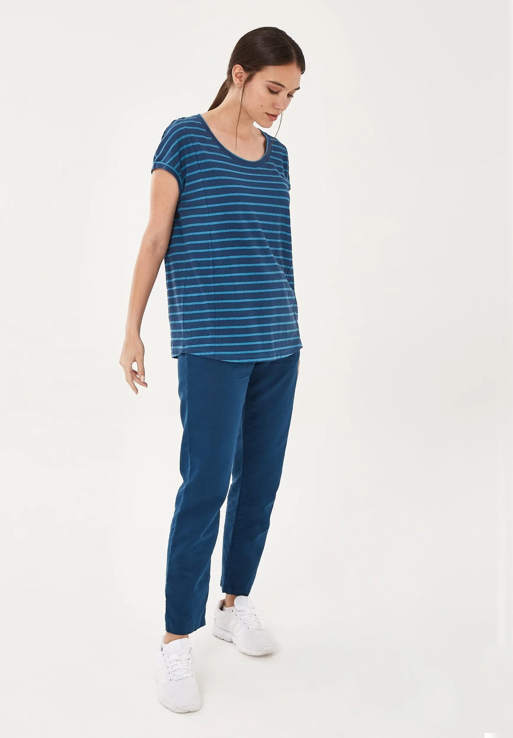 Yarn-Dyed Striped Linen Blend T-Shirt Navy / Ocean sold by Ivalo.com product image thumbnail 3