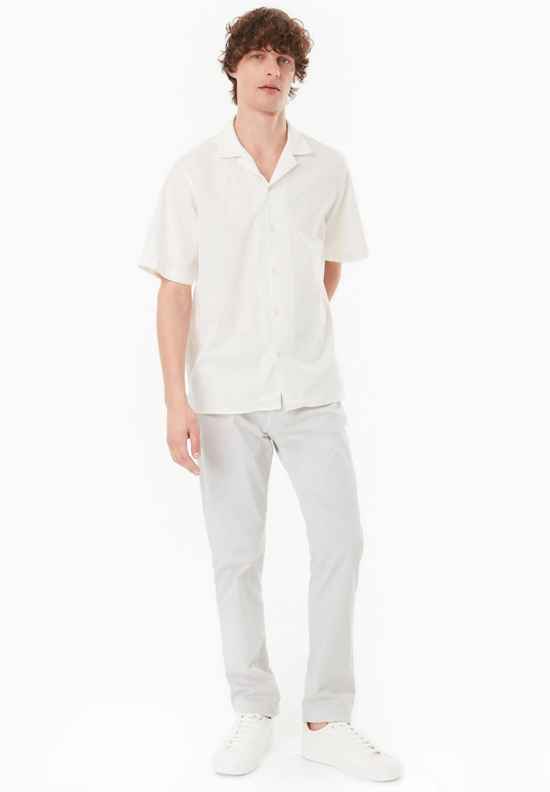 Men's Slim-Fit Organic Cotton Trousers Light Grey sold by Ivalo.com