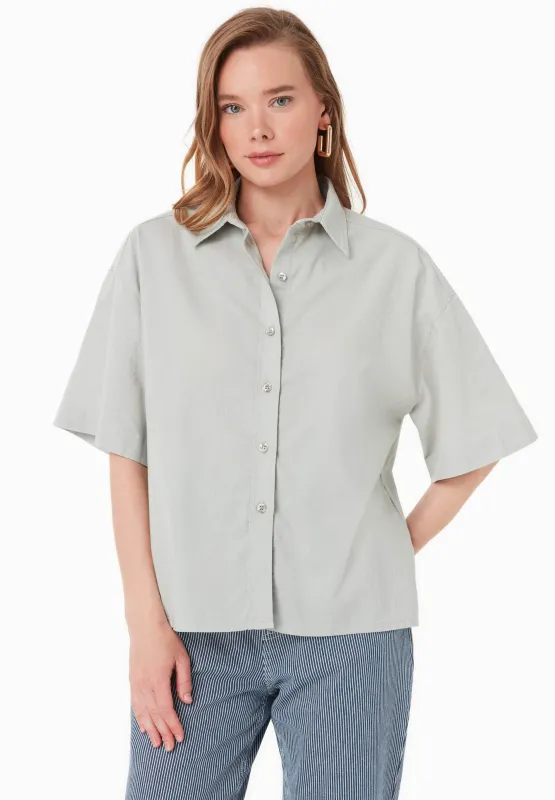 Short Sleeved Linen Blend Button-Up Green Moss sold by Ivalo.com