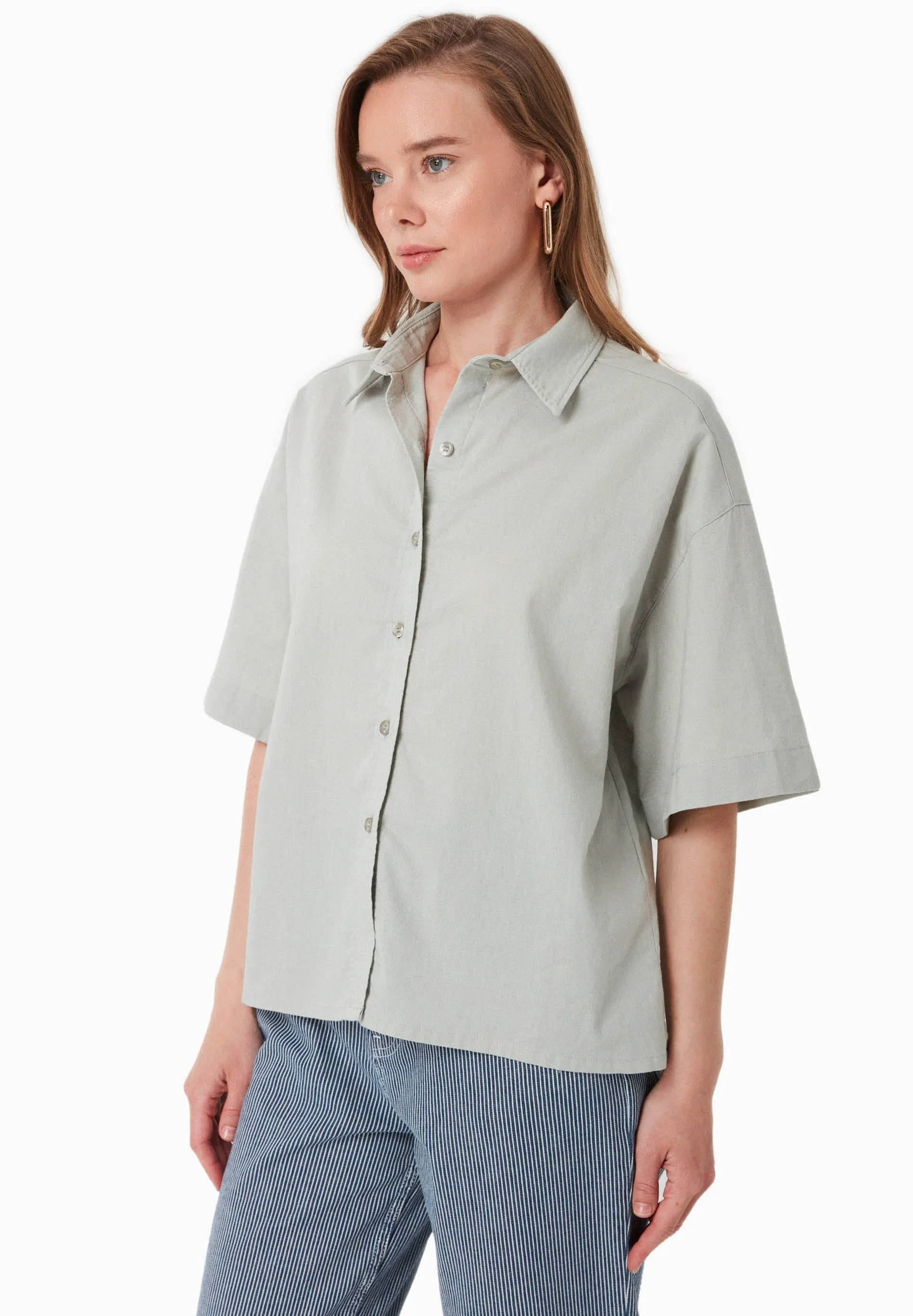 Short Sleeved Linen Blend Button-Up Green Moss sold by Ivalo.com product image thumbnail 3