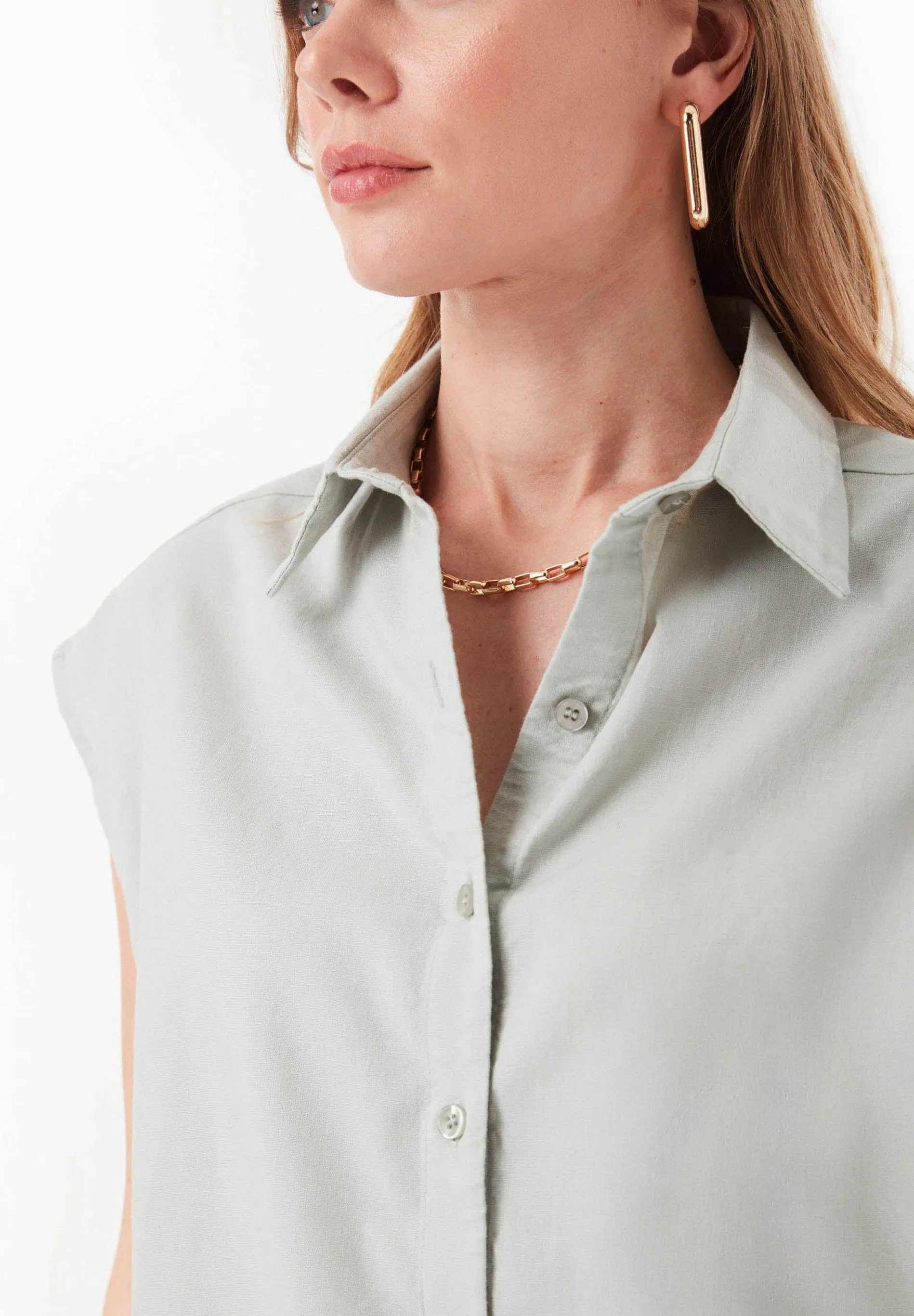 Sleeveless Linen Blend Button-Up Green Moss sold by Ivalo.com product image thumbnail 5