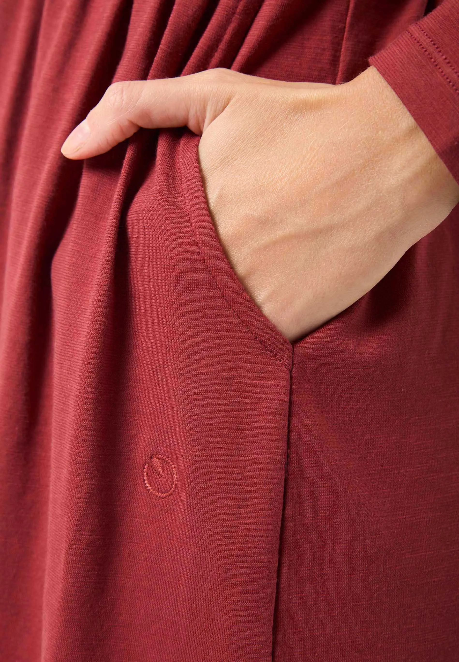 Long-Sleeved Organic Cotton Jersey Dress Merlot sold by Ivalo.com product image thumbnail 4