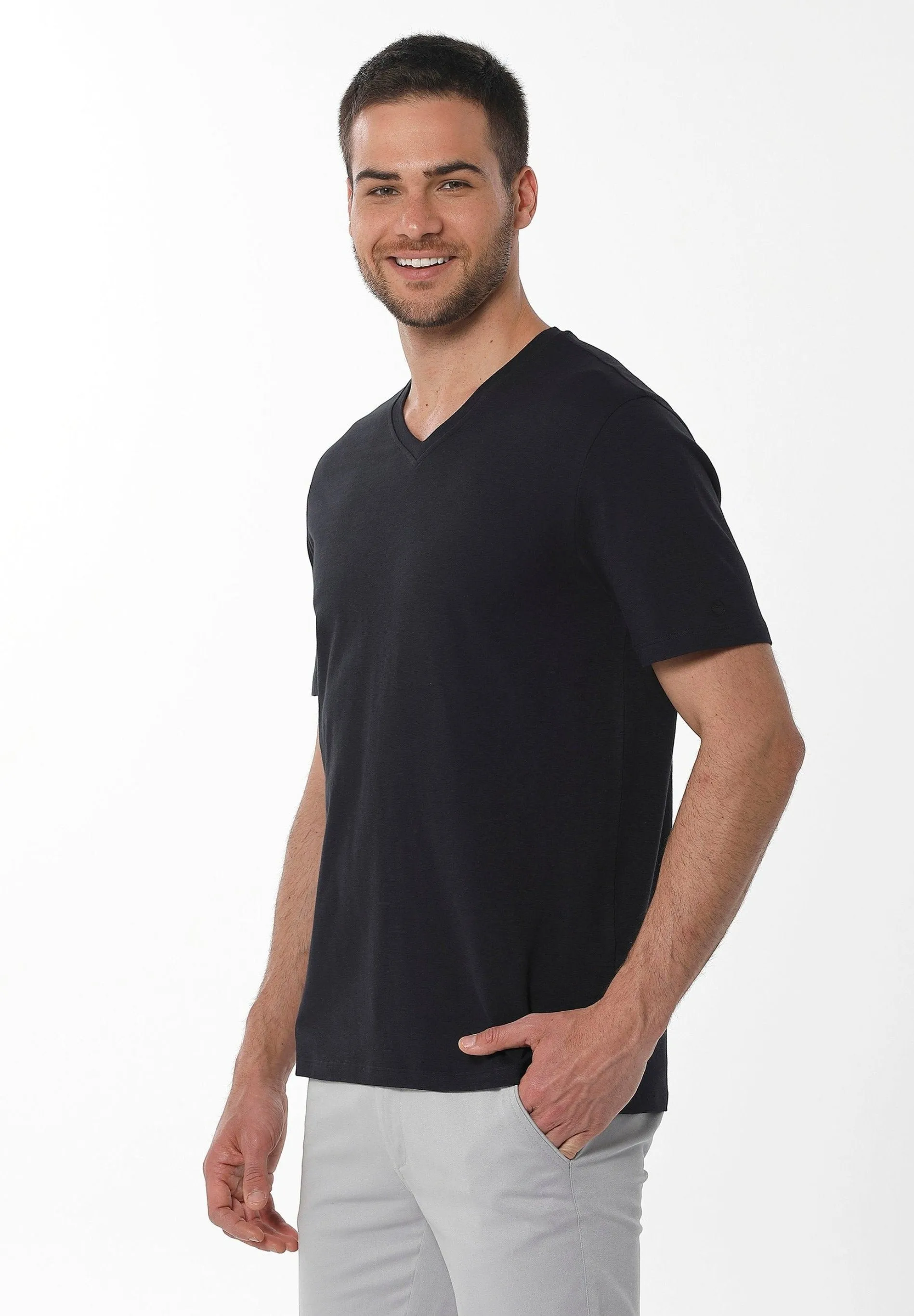 Men's Basic V-Neck T-Shirt Black sold by Ivalo.com product image thumbnail 4