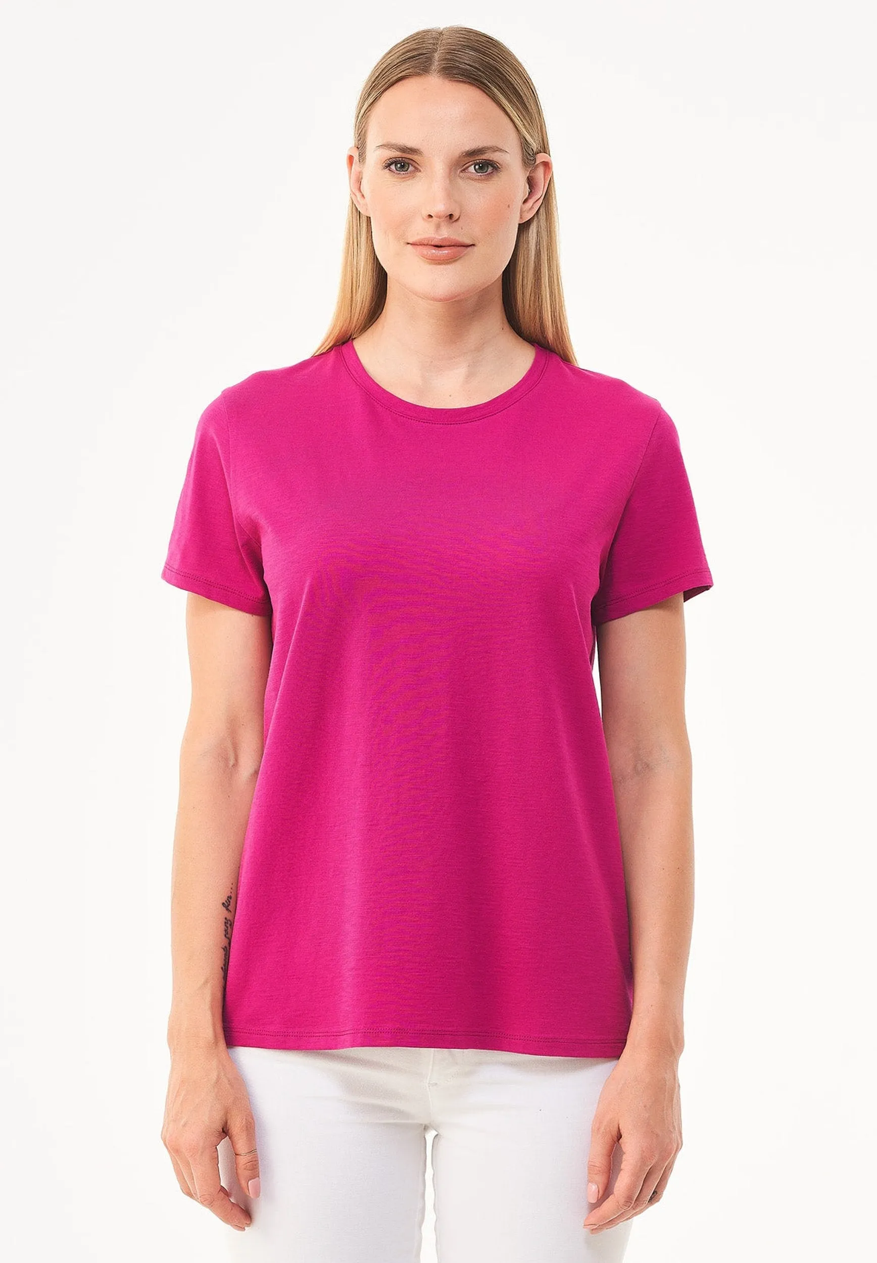 Women's Basic Round Neck T-Shirt Raspberry Pink sold by Ivalo.com