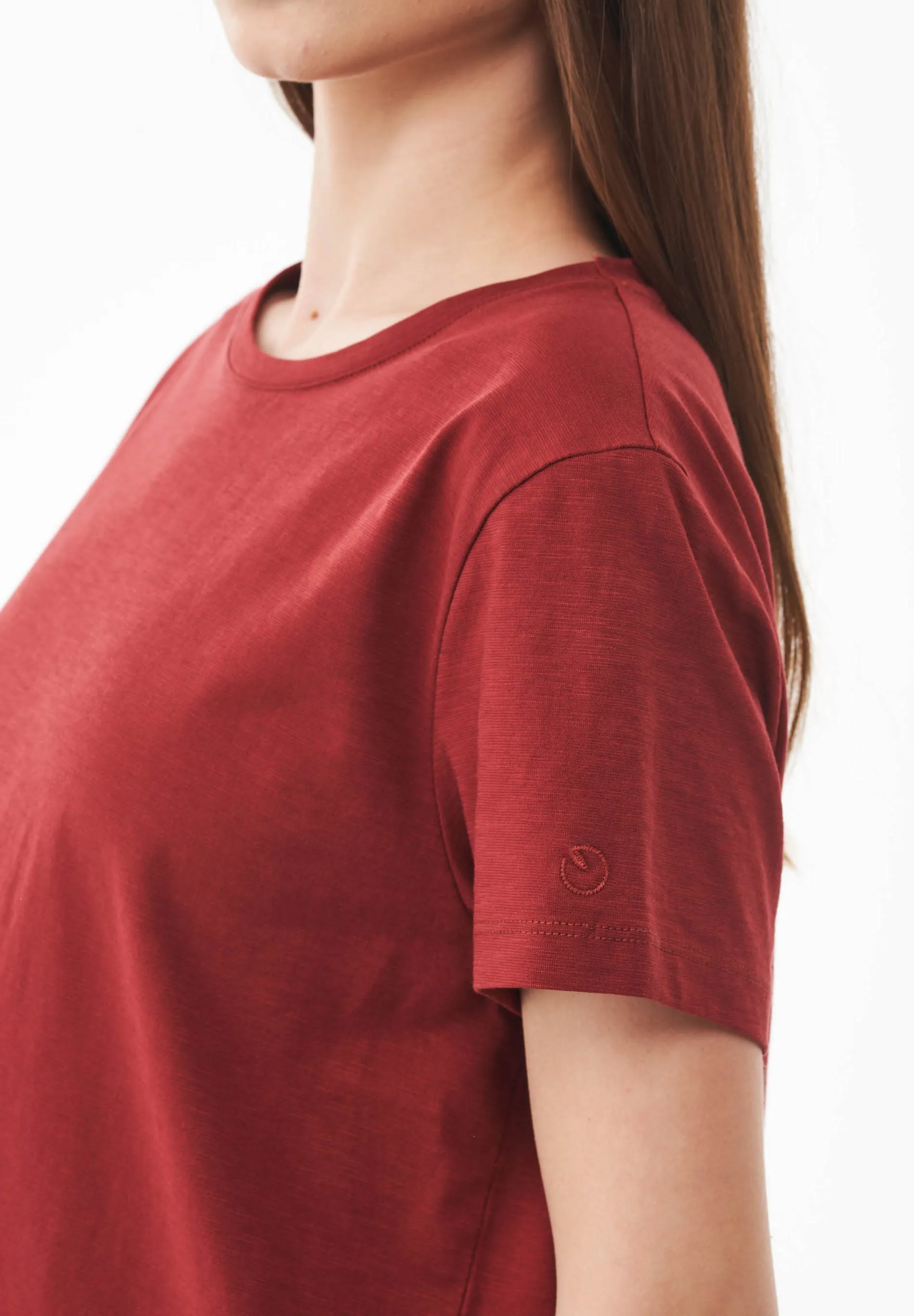 Women's Basic Round Neck T-Shirt Merlot sold by Ivalo.com product image thumbnail 5