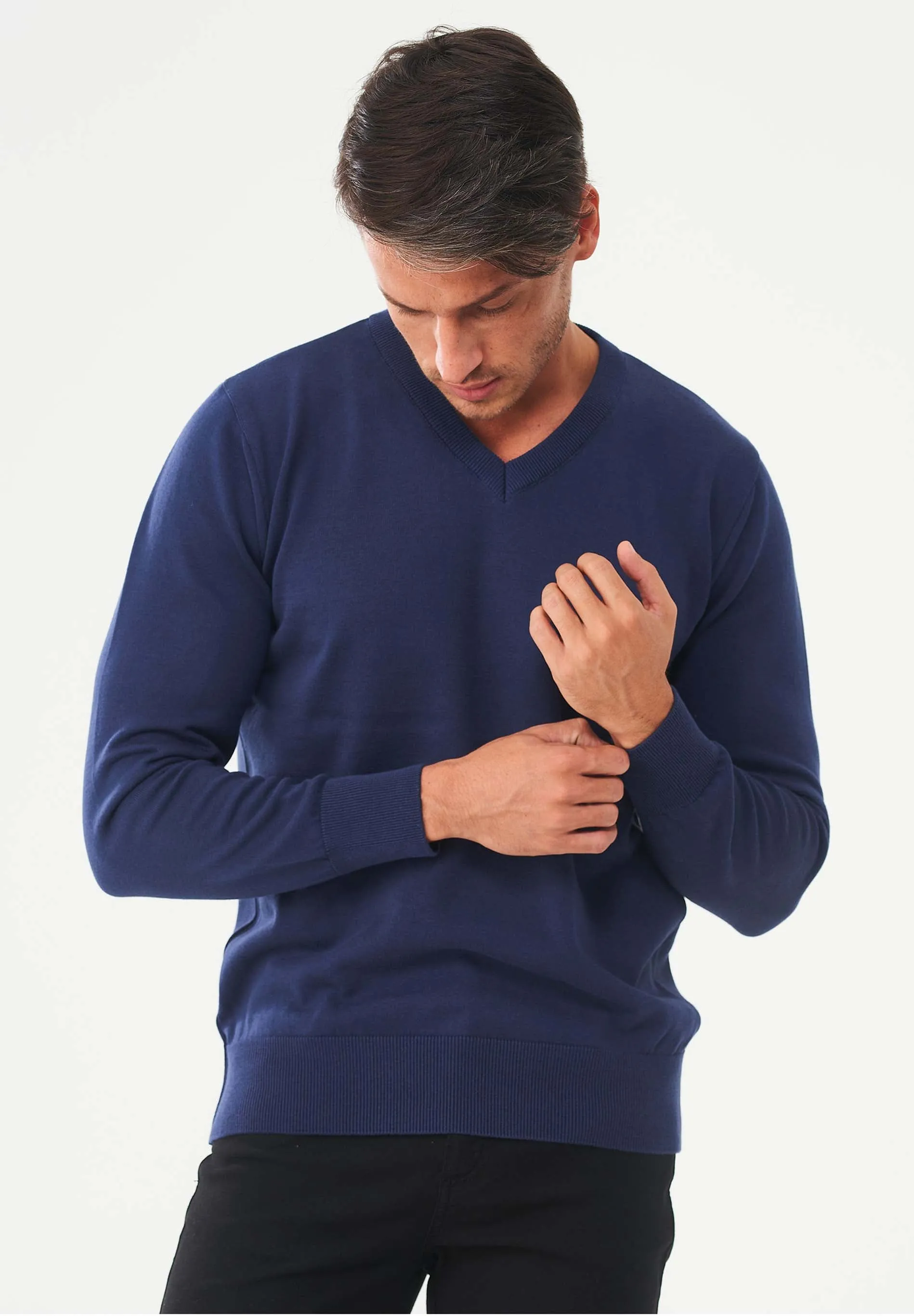Men's V-Neck Organic Cotton Sweater Navy sold by Ivalo.com product image thumbnail 5