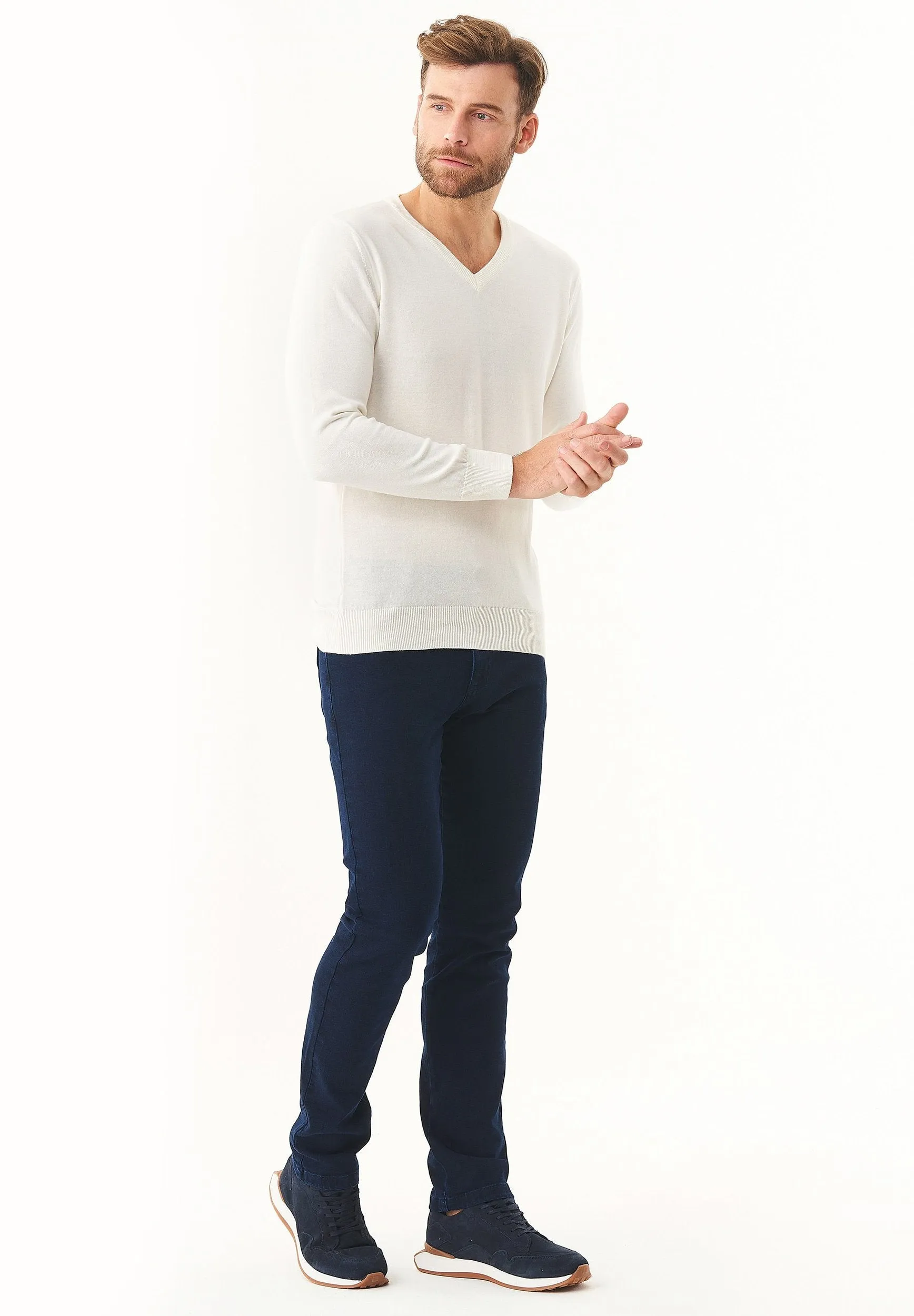 Men's V-Neck Organic Cotton Sweater Off White sold by Ivalo.com product image thumbnail 3