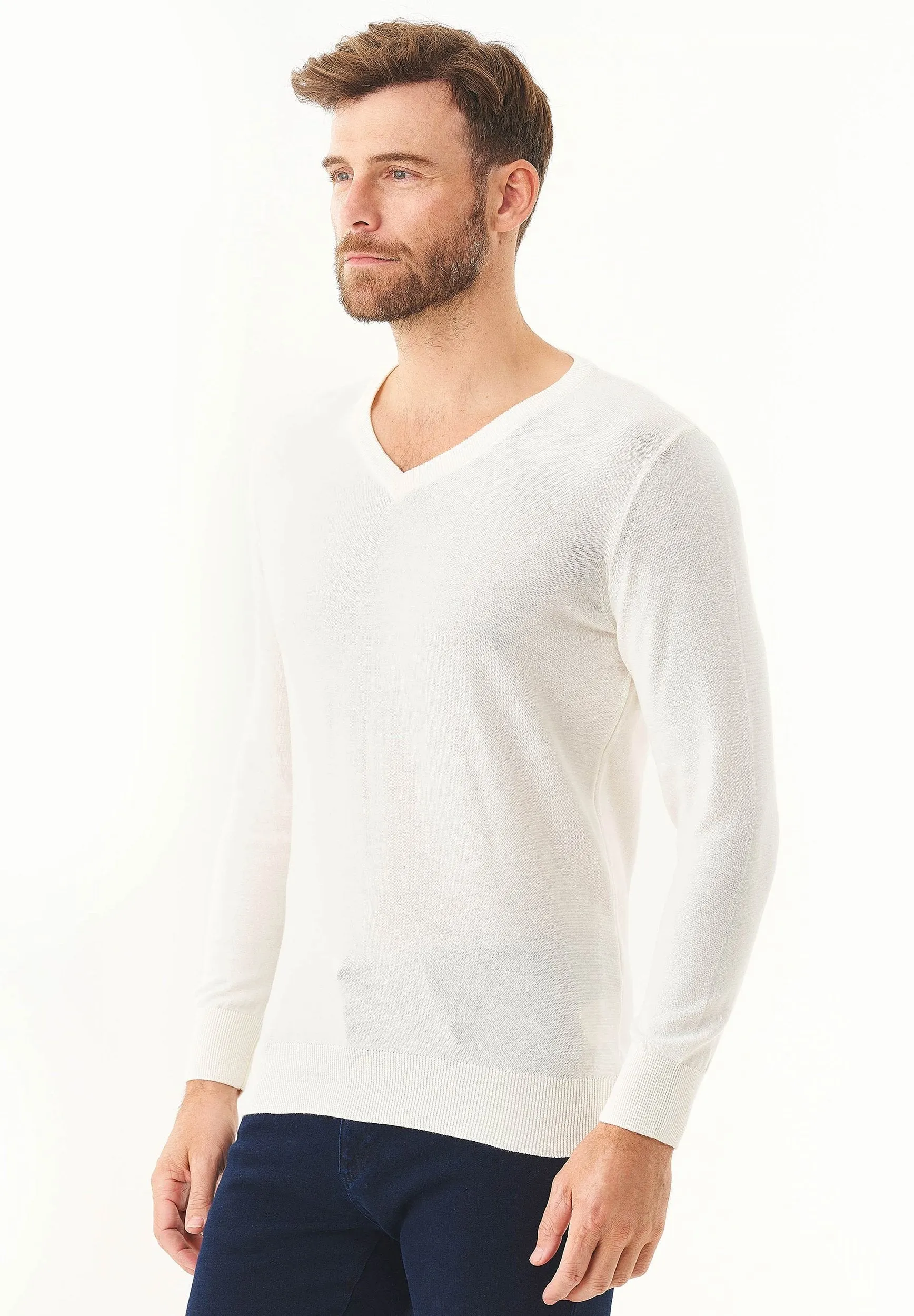 Men's V-Neck Organic Cotton Sweater Off White sold by Ivalo.com product image thumbnail 4