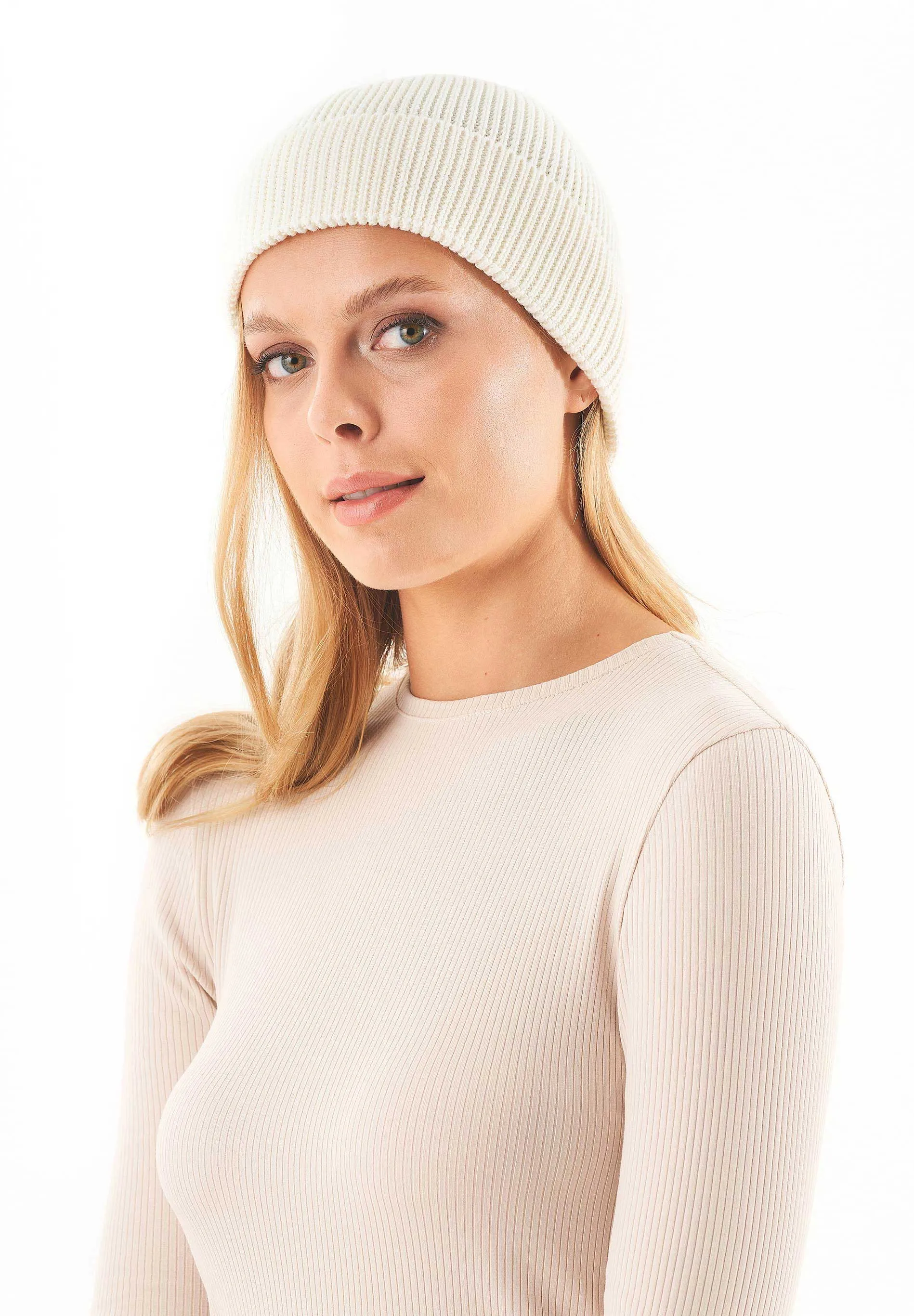 Knitted Organic Cotton Beanie Off White sold by Ivalo.com product image thumbnail 4