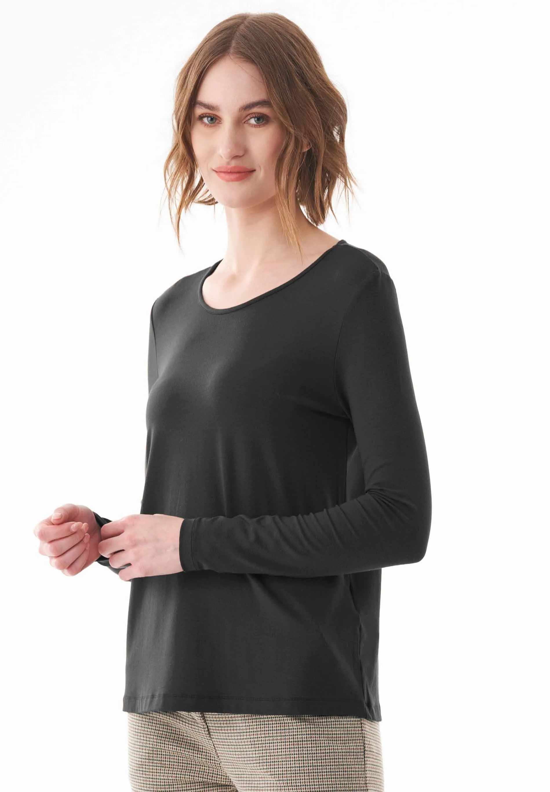 Women's Round Neck Long-Sleeve T-Shirt Black sold by Ivalo.com
