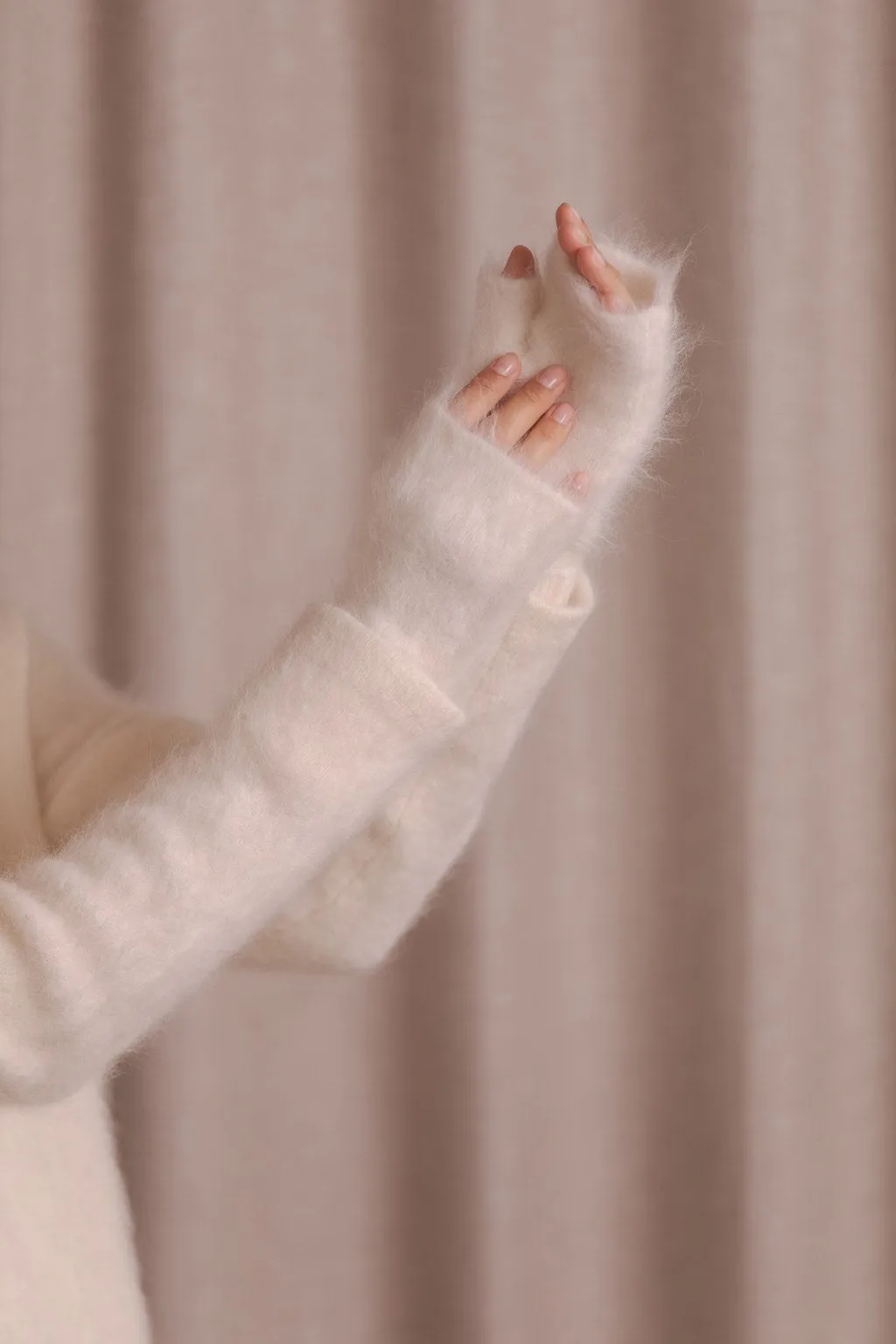 Alpaca Blend Gloves Cream sold by Ivalo.com product image thumbnail 2