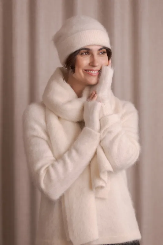 Alpaca Blend Gloves Cream sold by Ivalo.com