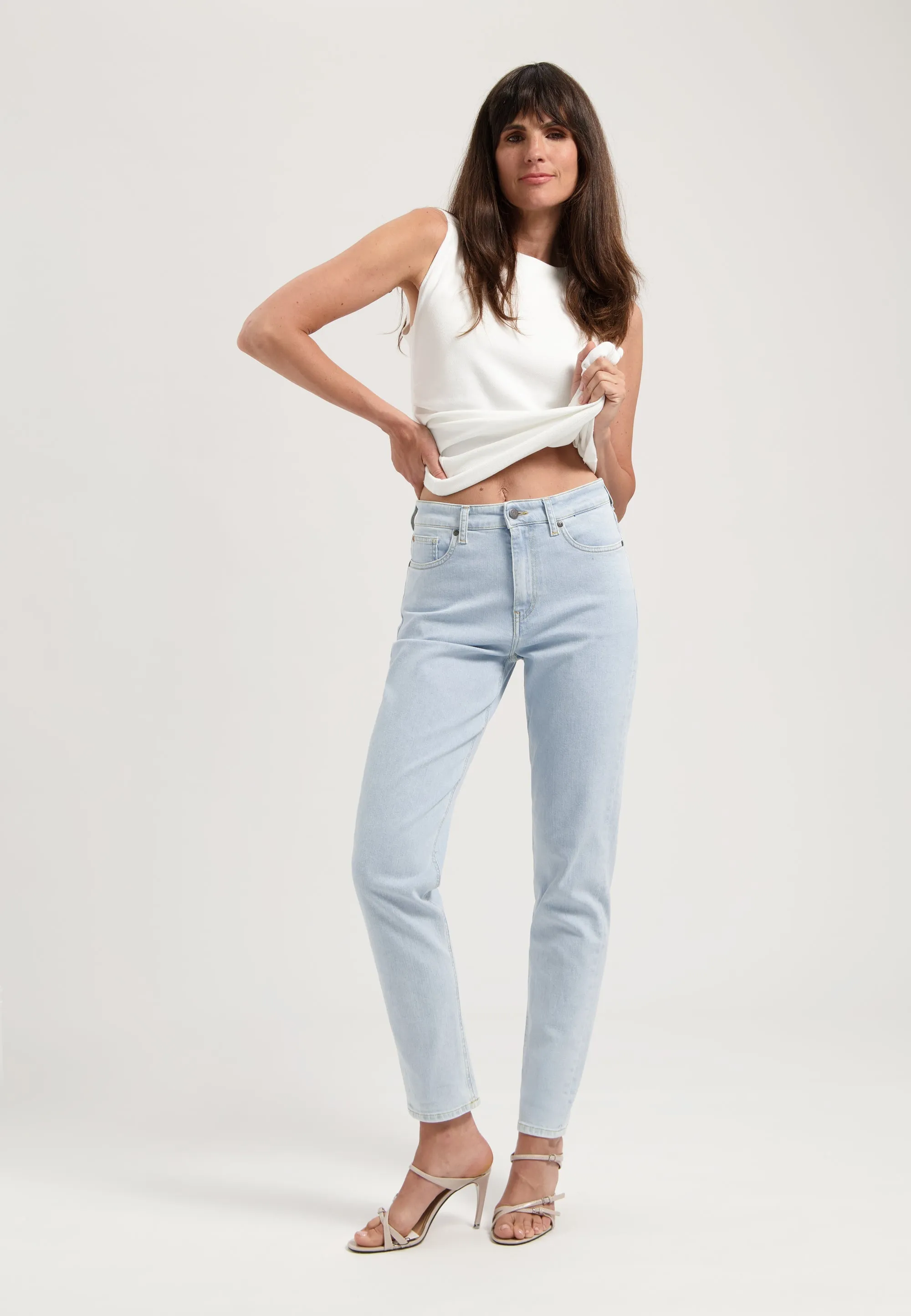 Mams High Tapered Jeans Light Stone sold by Ivalo.com