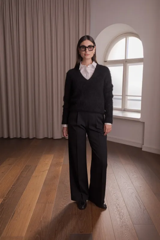 V-Neck Alpaca Blend Sweater Black sold by Ivalo.com