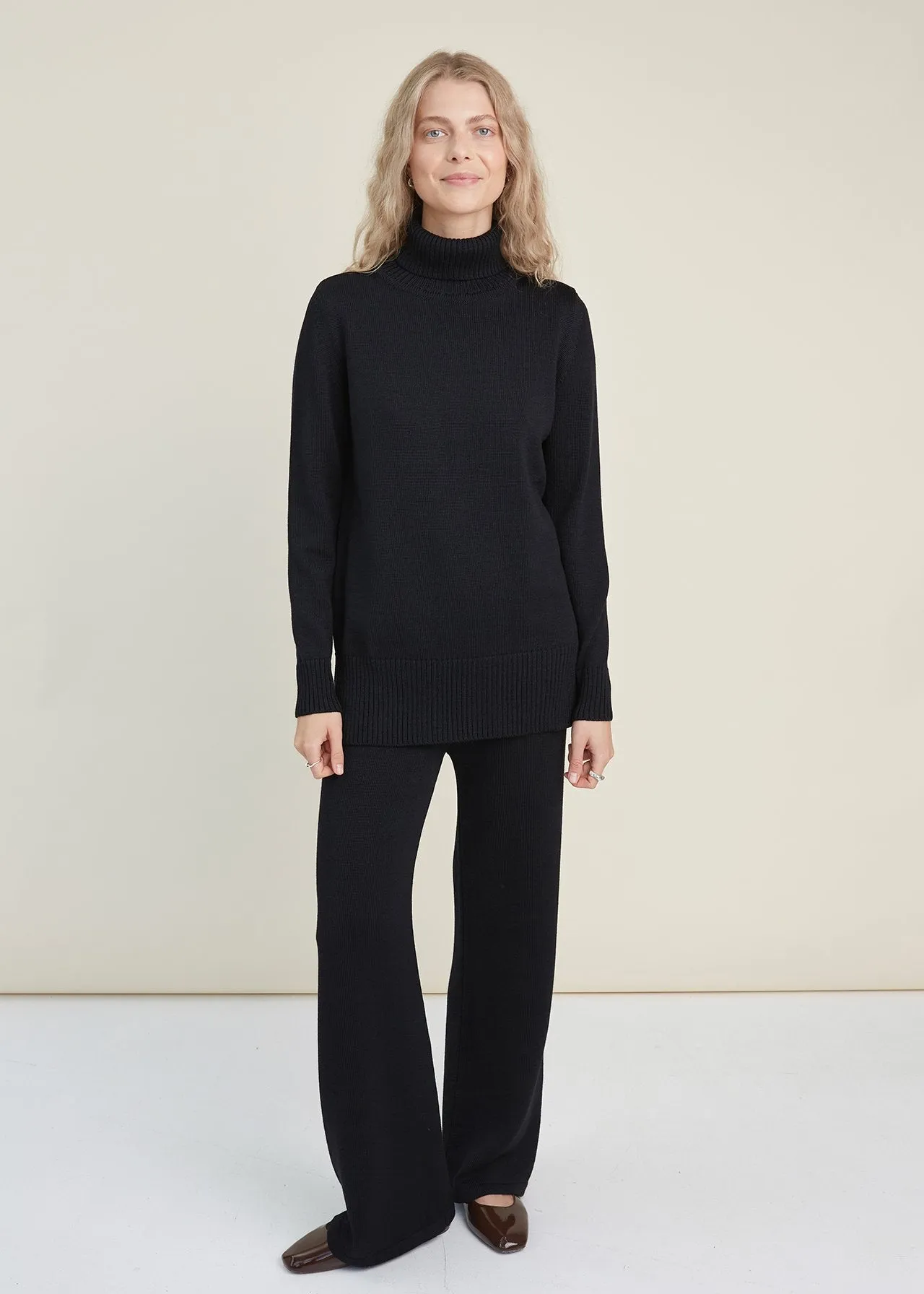 Knitted Merino Wool Pants and Sweater Set Black sold by Ivalo.com product image thumbnail 2