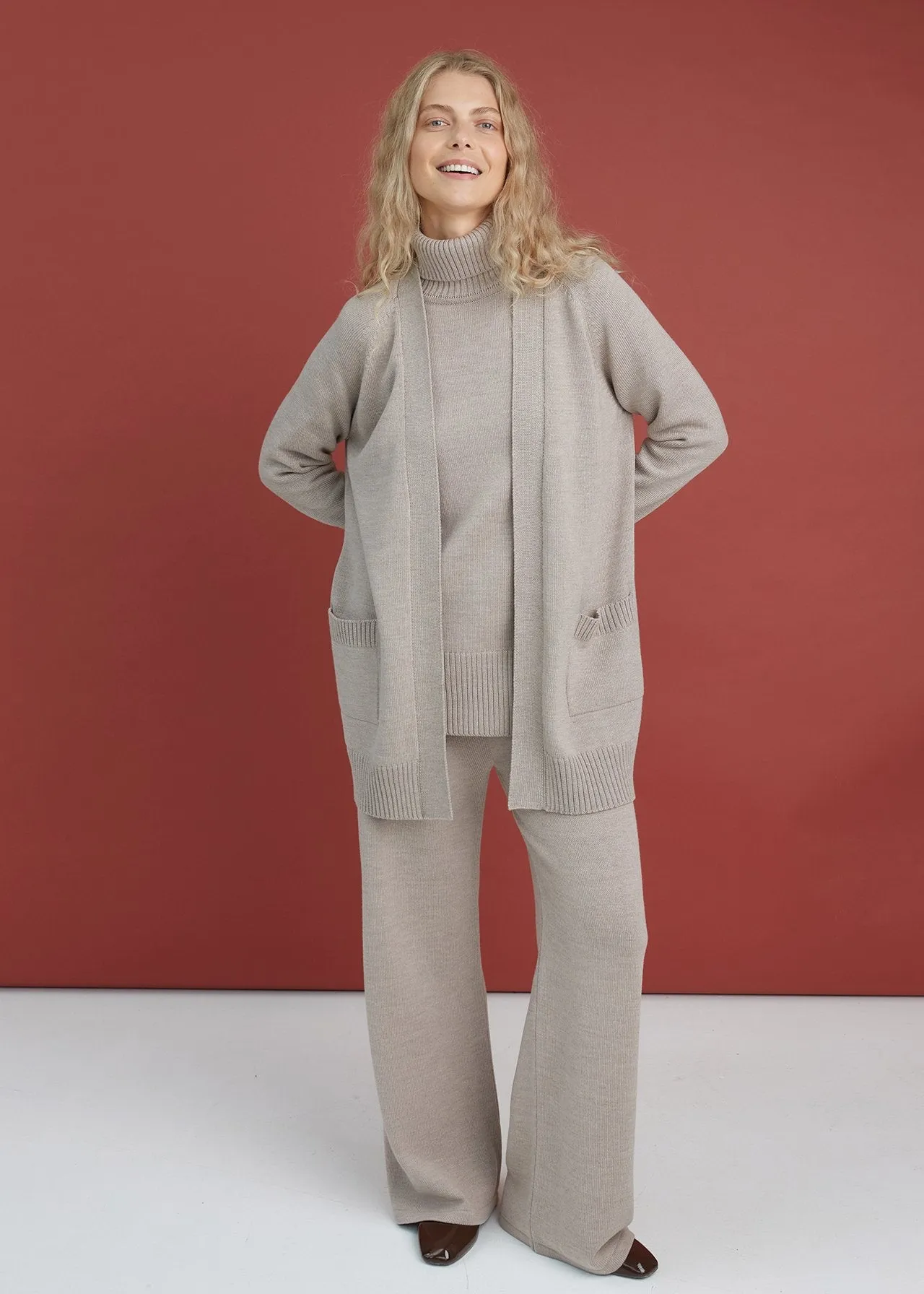 Knitted Merino Wool Cardigan with Pockets Beige sold by Ivalo.com product image thumbnail 3