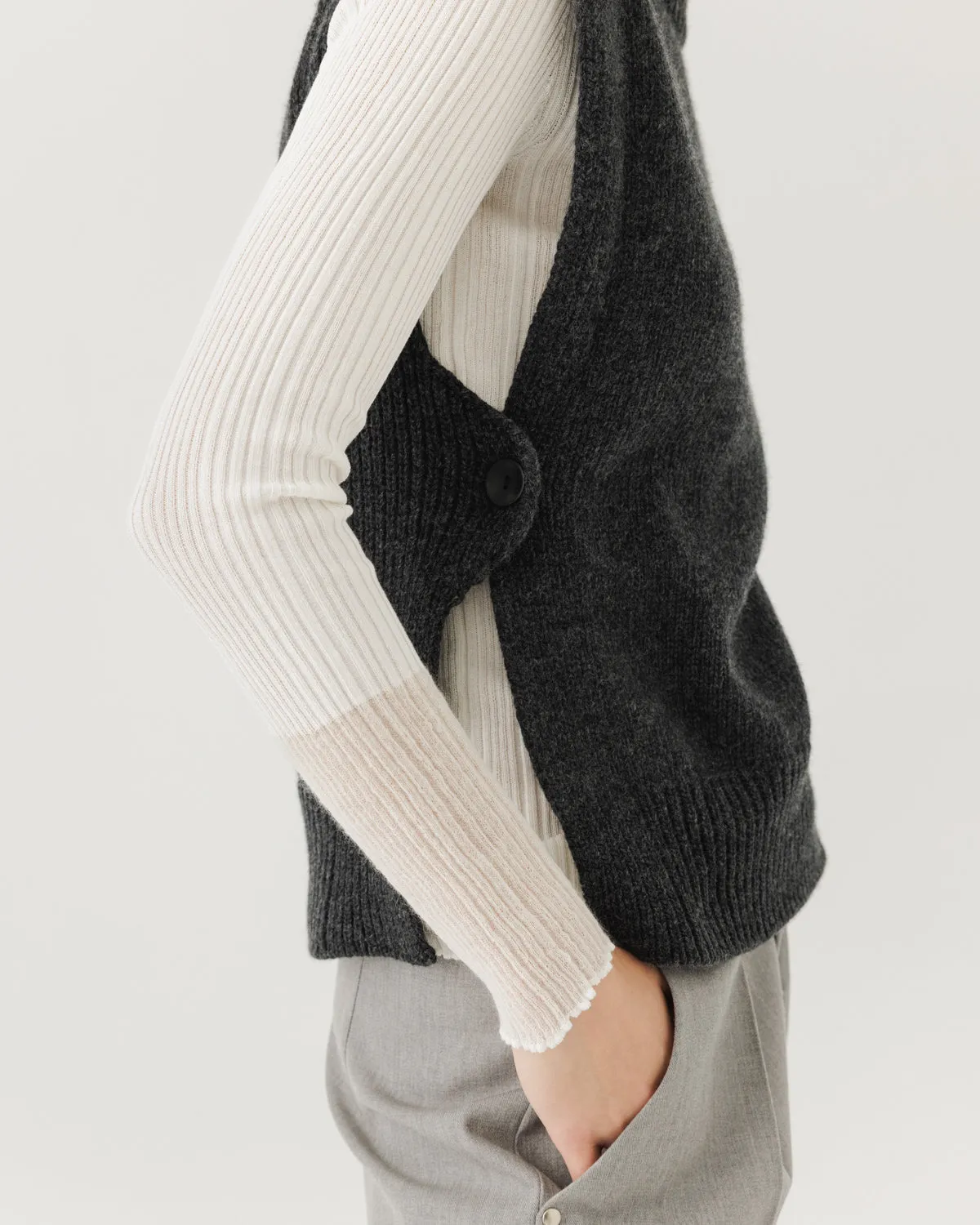 Giria Wool Vest Charcoal sold by Ivalo.com product image thumbnail 3