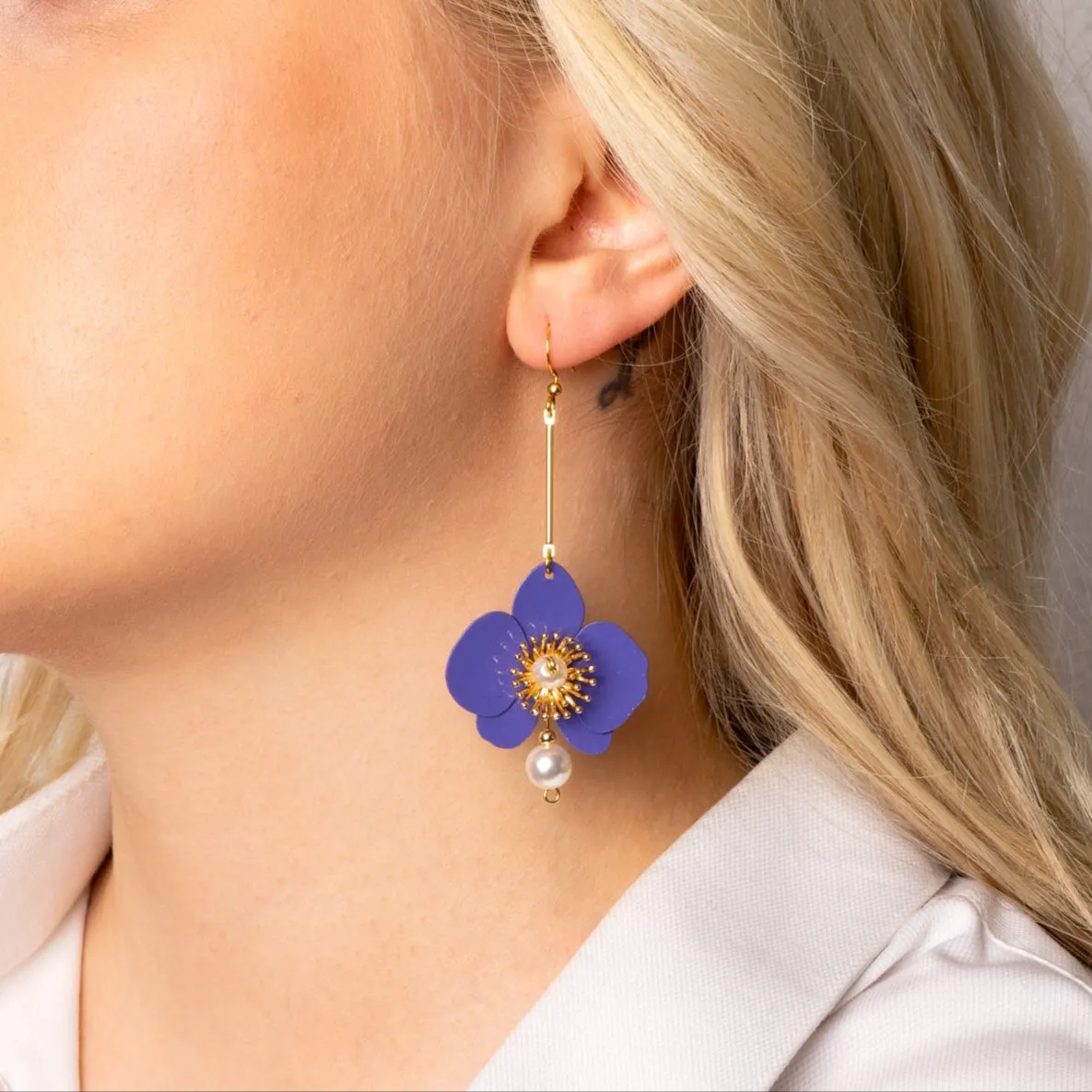 Butterfly Orchid Pearl Earrings Lavender sold by Ivalo.com product image thumbnail 2