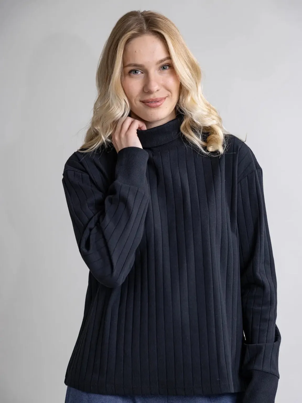 Aalis Ribb Shirt Black sold by Ivalo.com