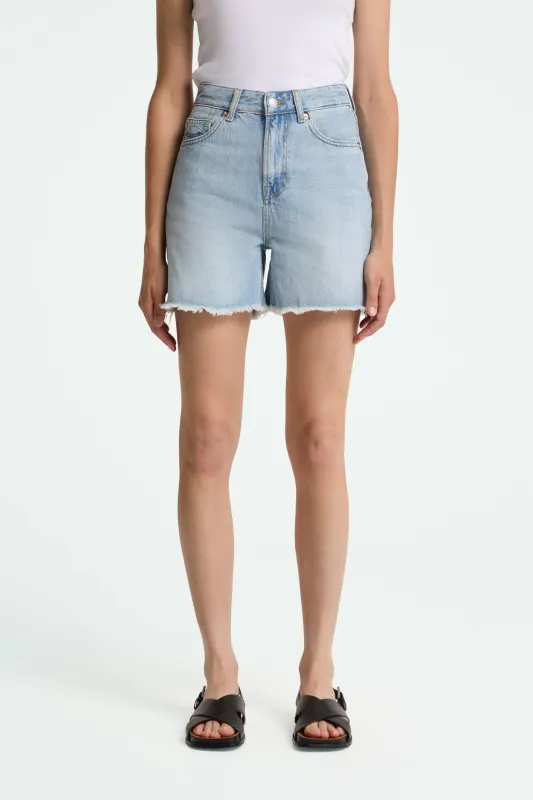 Liora Women's Denim Shorts Blue Reef Super Light Used made by Ivalo.com