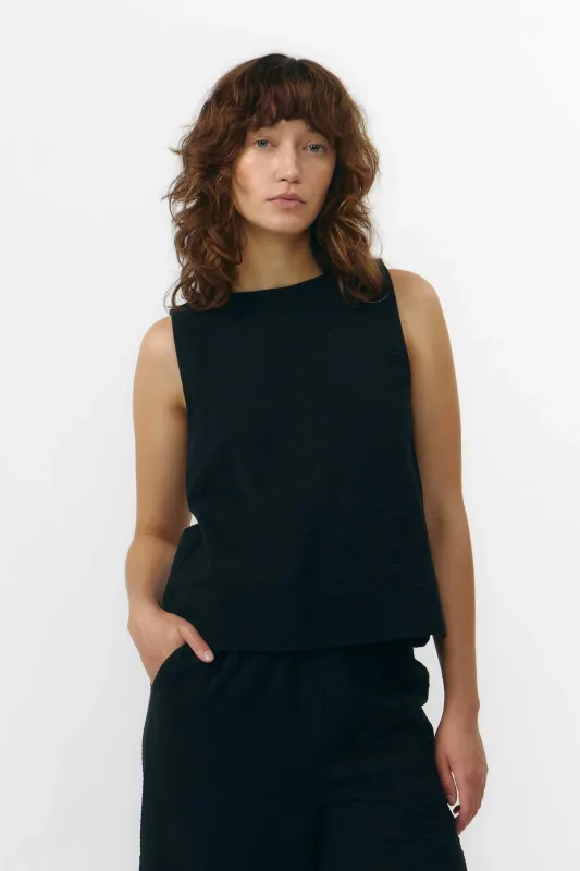 Aruba Top Black made by Ivalo.com
