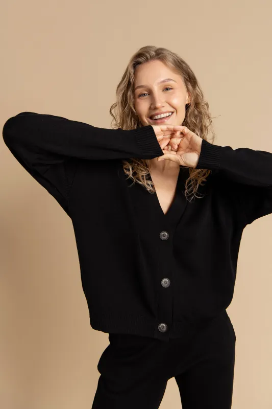 Bene Merino Cardigan Black made by Ivalo.com