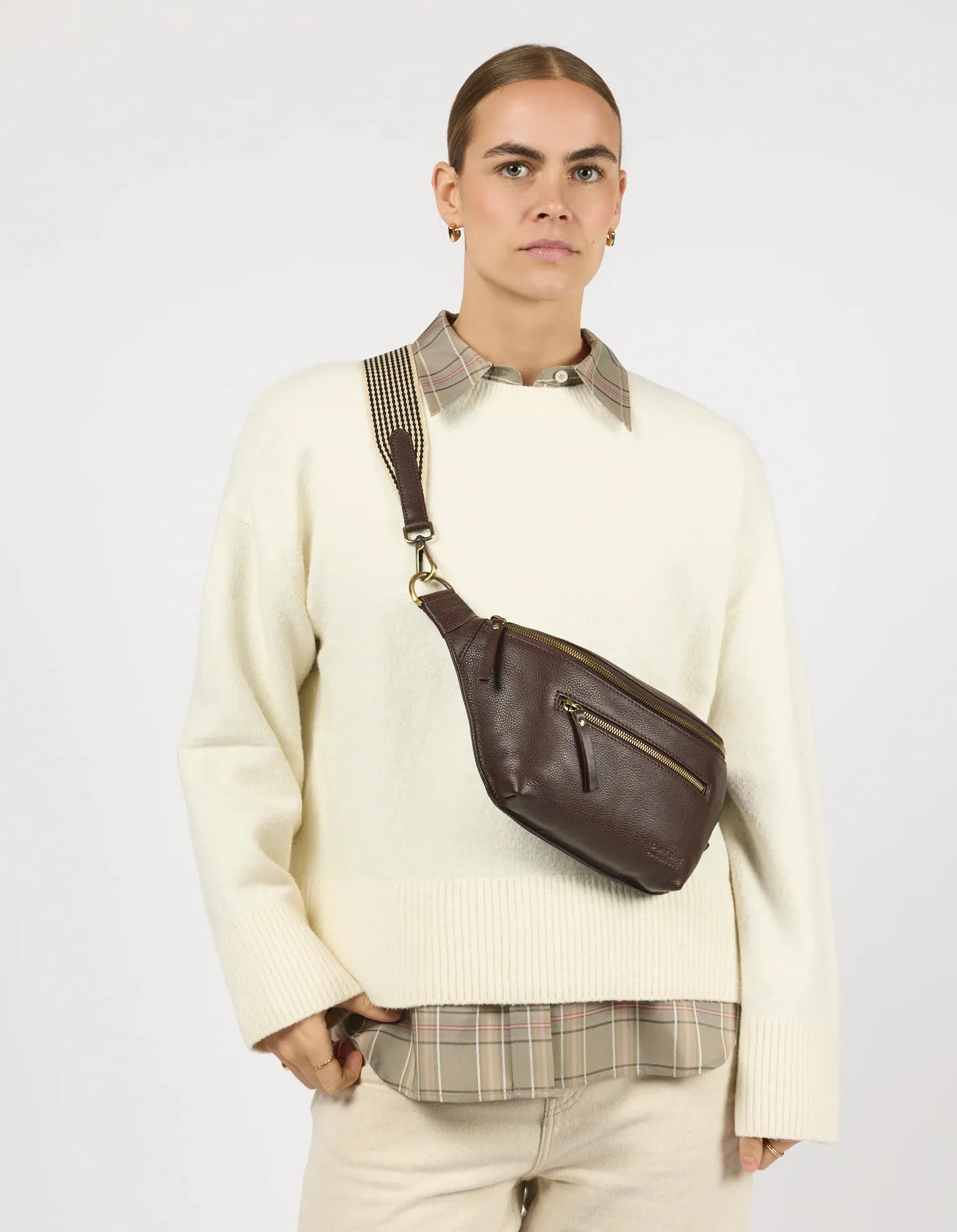 Drew Bum Bag Chocolate Soft Grain Leather sold by Ivalo.com product image thumbnail 2