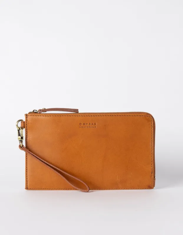 Travel Pouch Classic Leather Cognac made by Ivalo.com