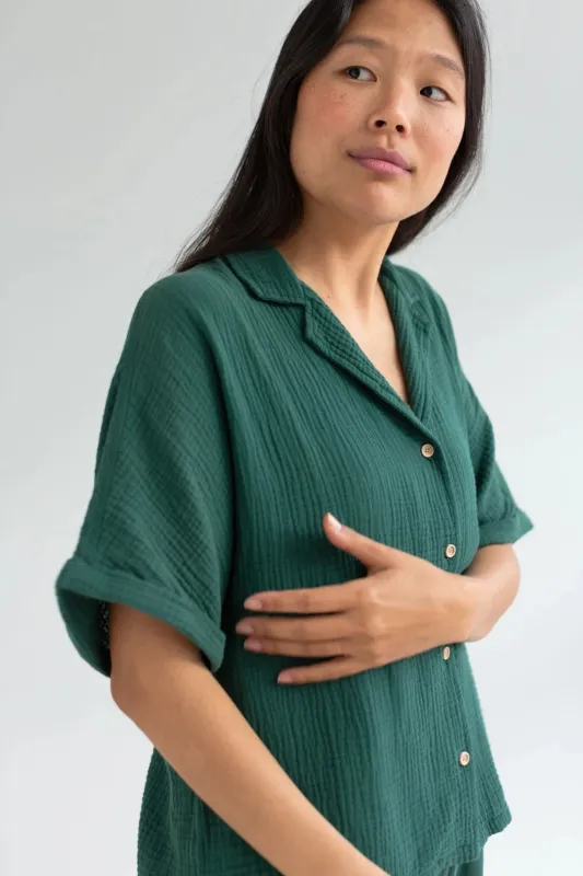 Zuqar Button-up Shirt Dark Green made by TWOTHIRDS