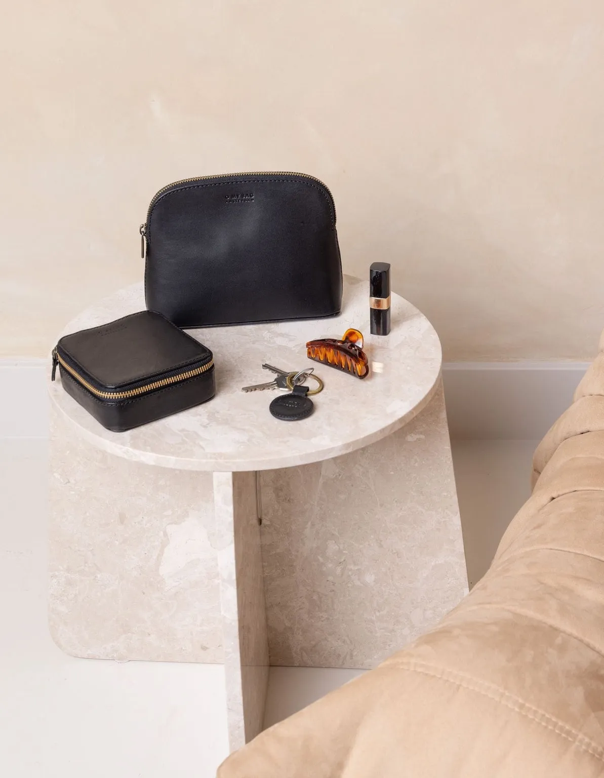 Cosmetic Bag Black Classic Leather sold by Ivalo.com product image thumbnail 5