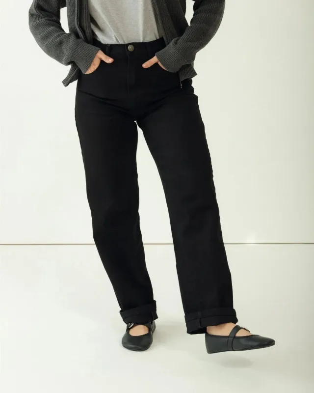 Nuria Jeans Black made by Ivalo.com