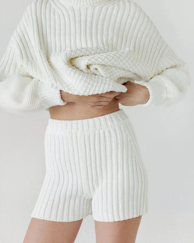 Pilnatis Shorts Off-White made by The Knotty Ones