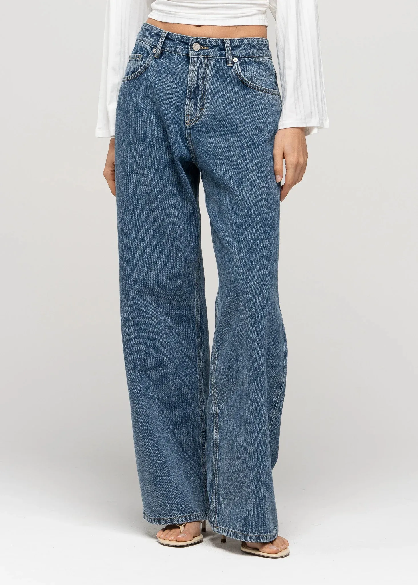 Mia Jeans Medium Blue sold by Ivalo.com