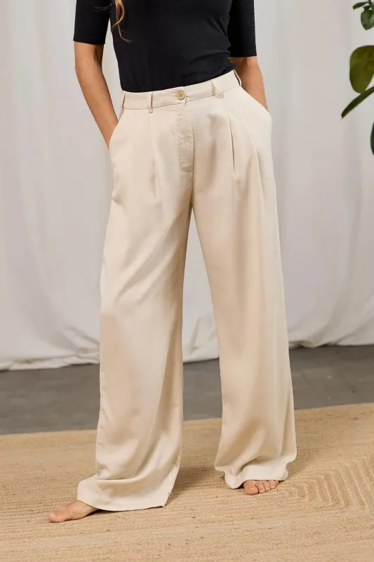 Mesquida Pants Sand Stone Beige made by TWOTHIRDS