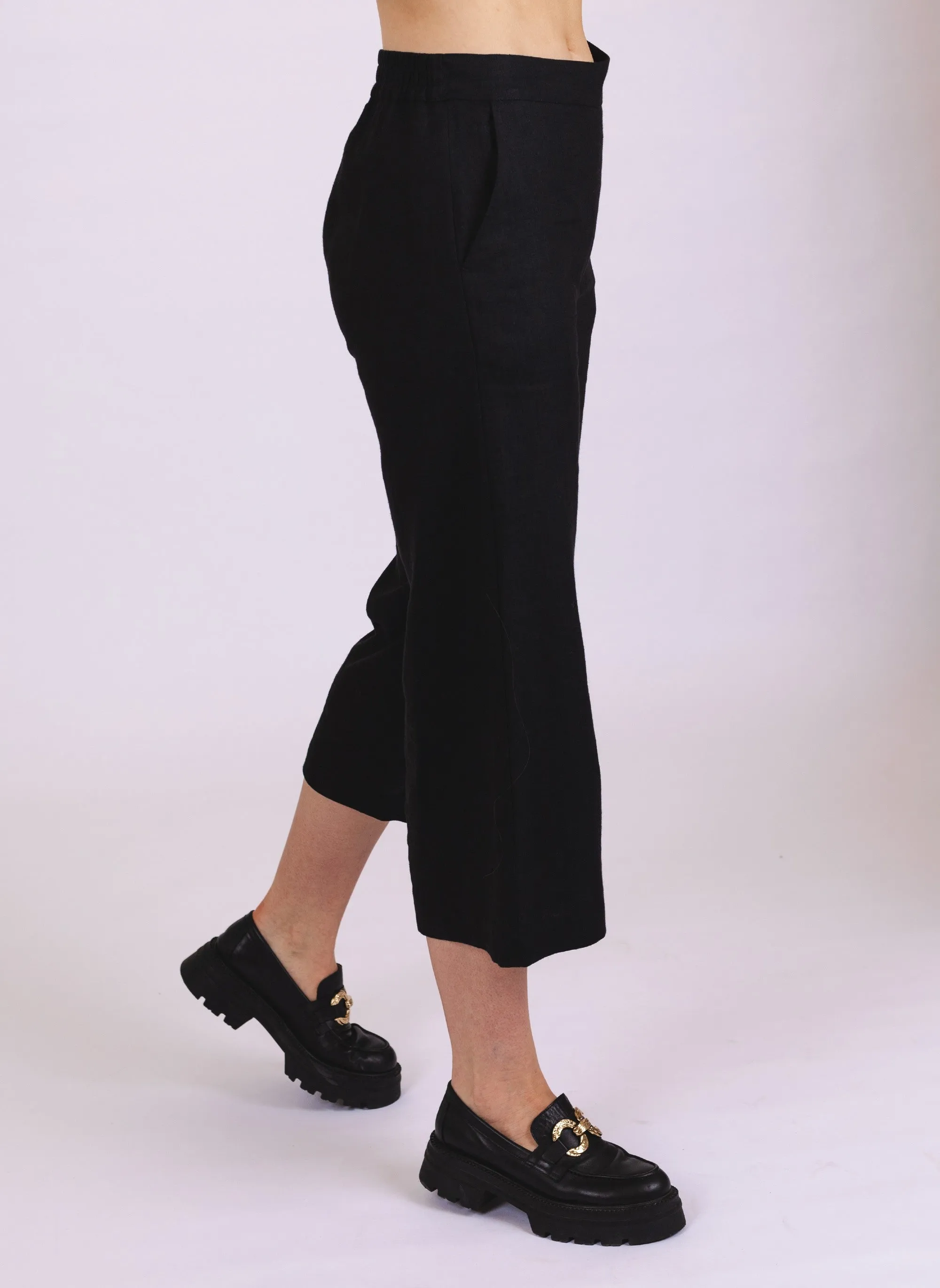 Culottes Linen Trousers Black sold by Ivalo.com product image thumbnail 4