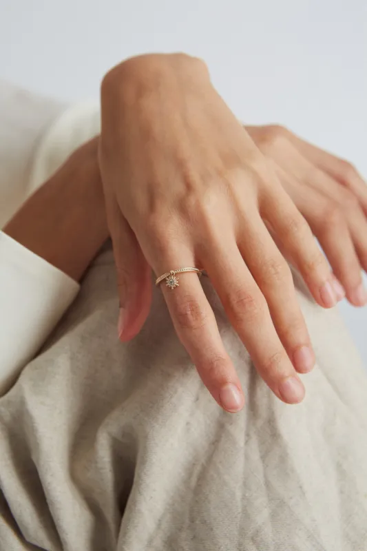 Solo Star Ring Gold sold by Ivalo.com