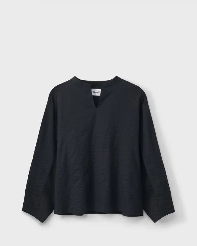 Delma Shirt Arioso Black sold by Ivalo.com