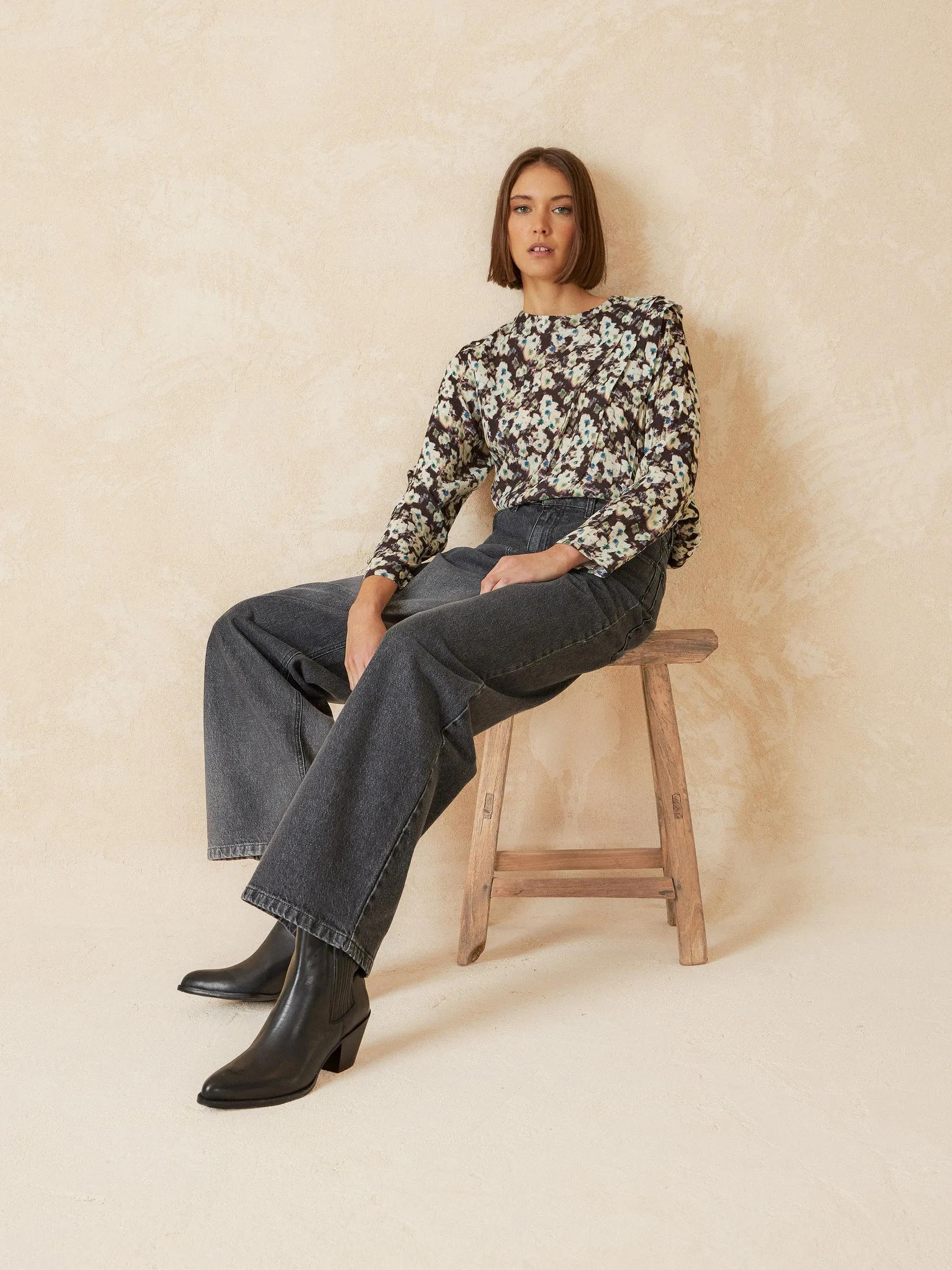 Drapped Details Blouse Black sold by Ivalo.com product image thumbnail 4