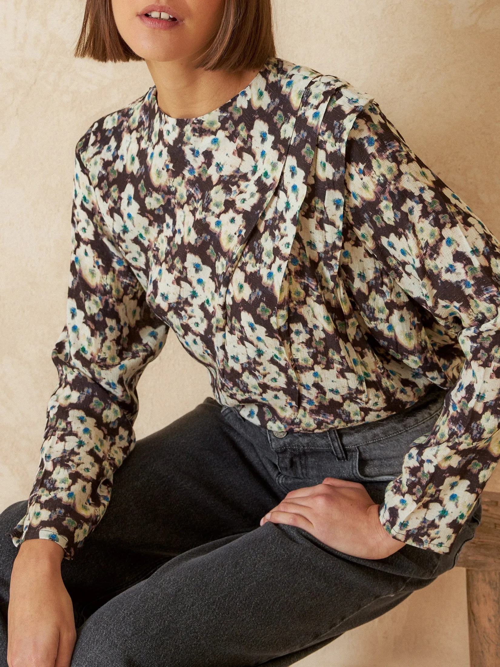 Drapped Details Blouse Black sold by Ivalo.com