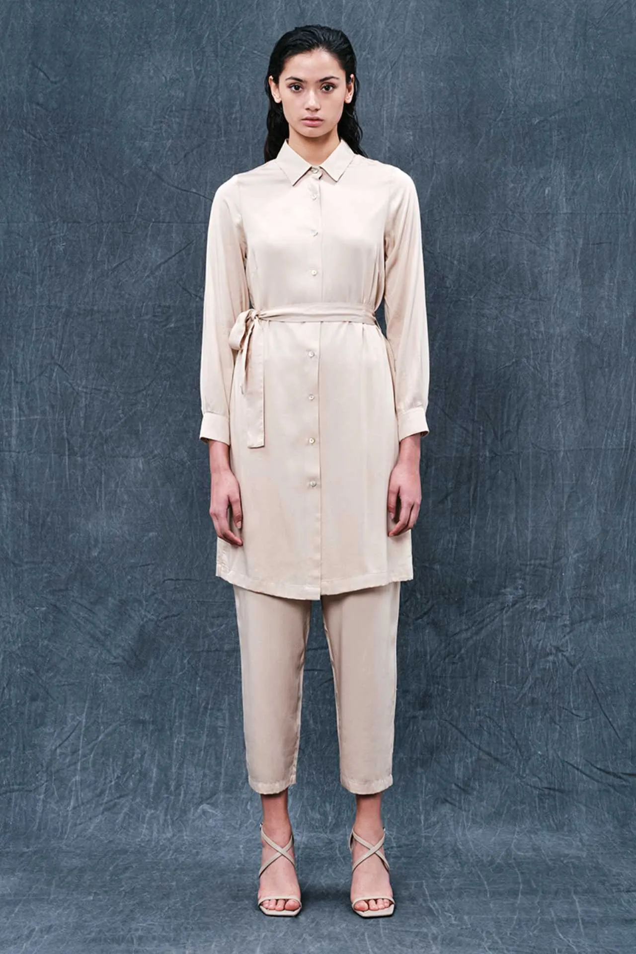 Pure Viscose Long Shirt Dress With Buttons And Belt sold by Ivalo.com