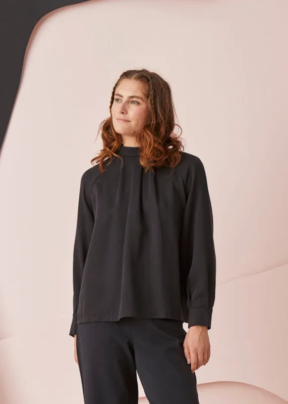 Pleated Shirt Black sold by Ivalo.com