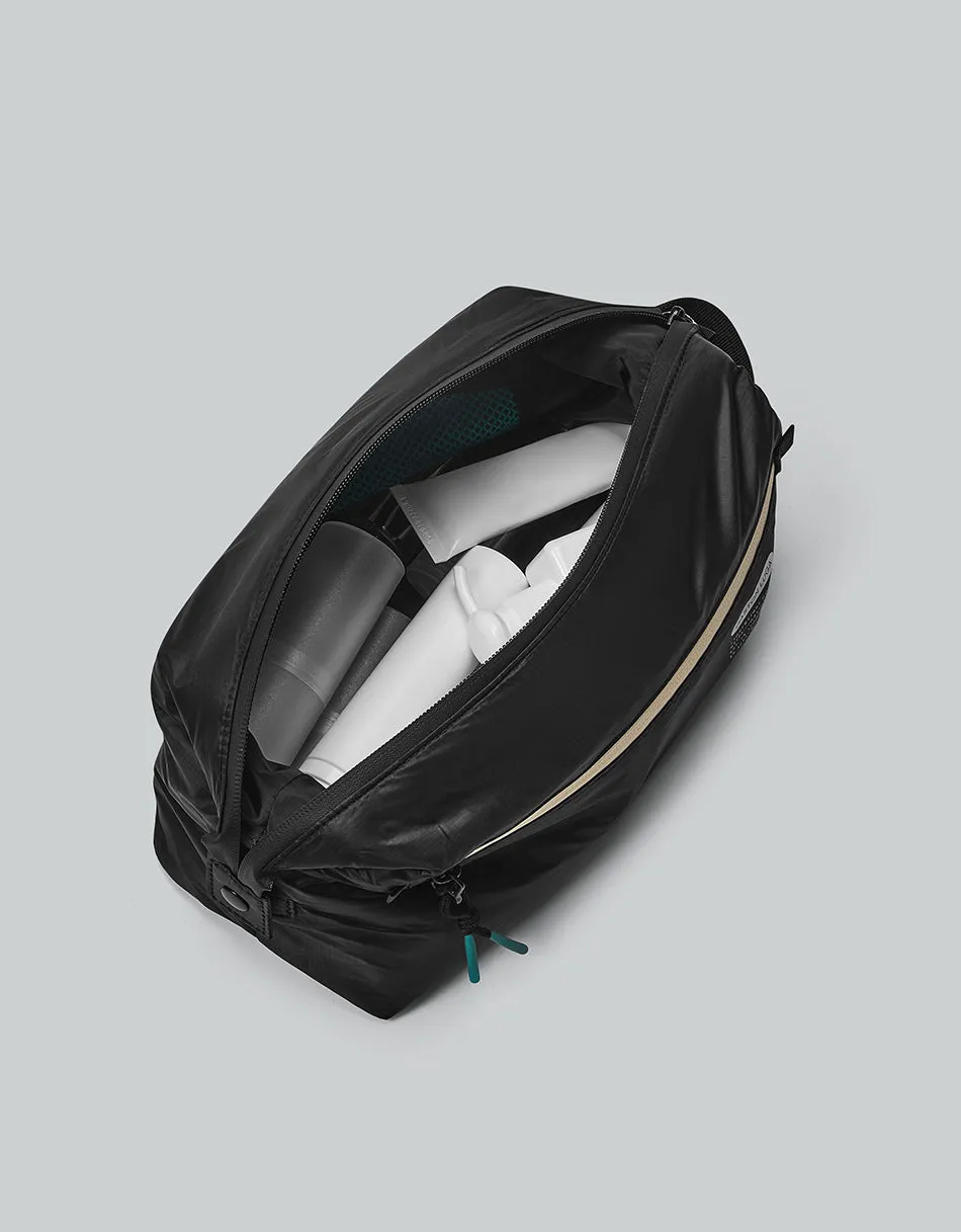 Lightweight Washbag Black sold by Ivalo.com product image thumbnail 2