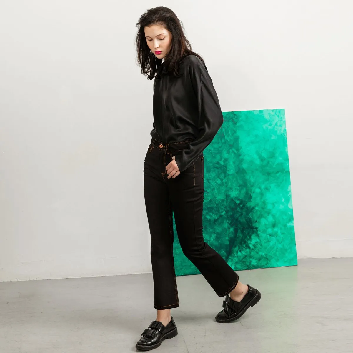 Flared Black Jeans With Tobacco Stitch Cropped sold by Ivalo.com product image thumbnail 2