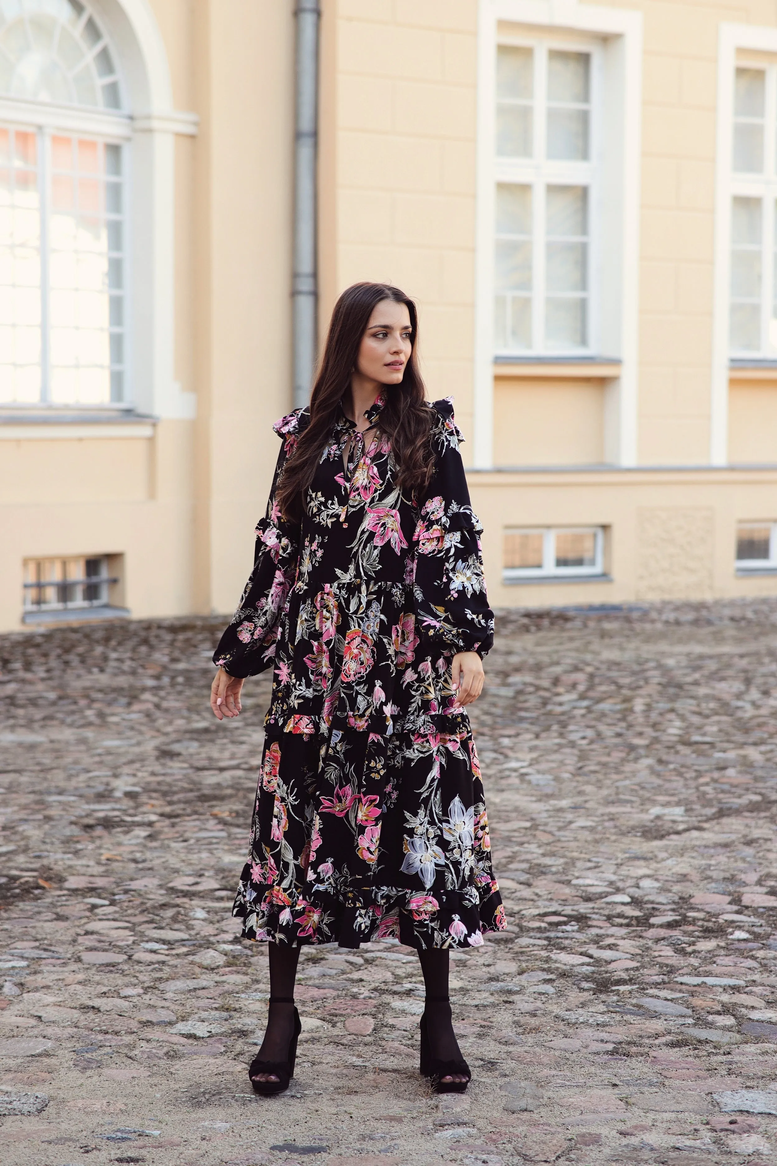 Sienna Flower Power Dress sold by Ivalo.com product image thumbnail 2