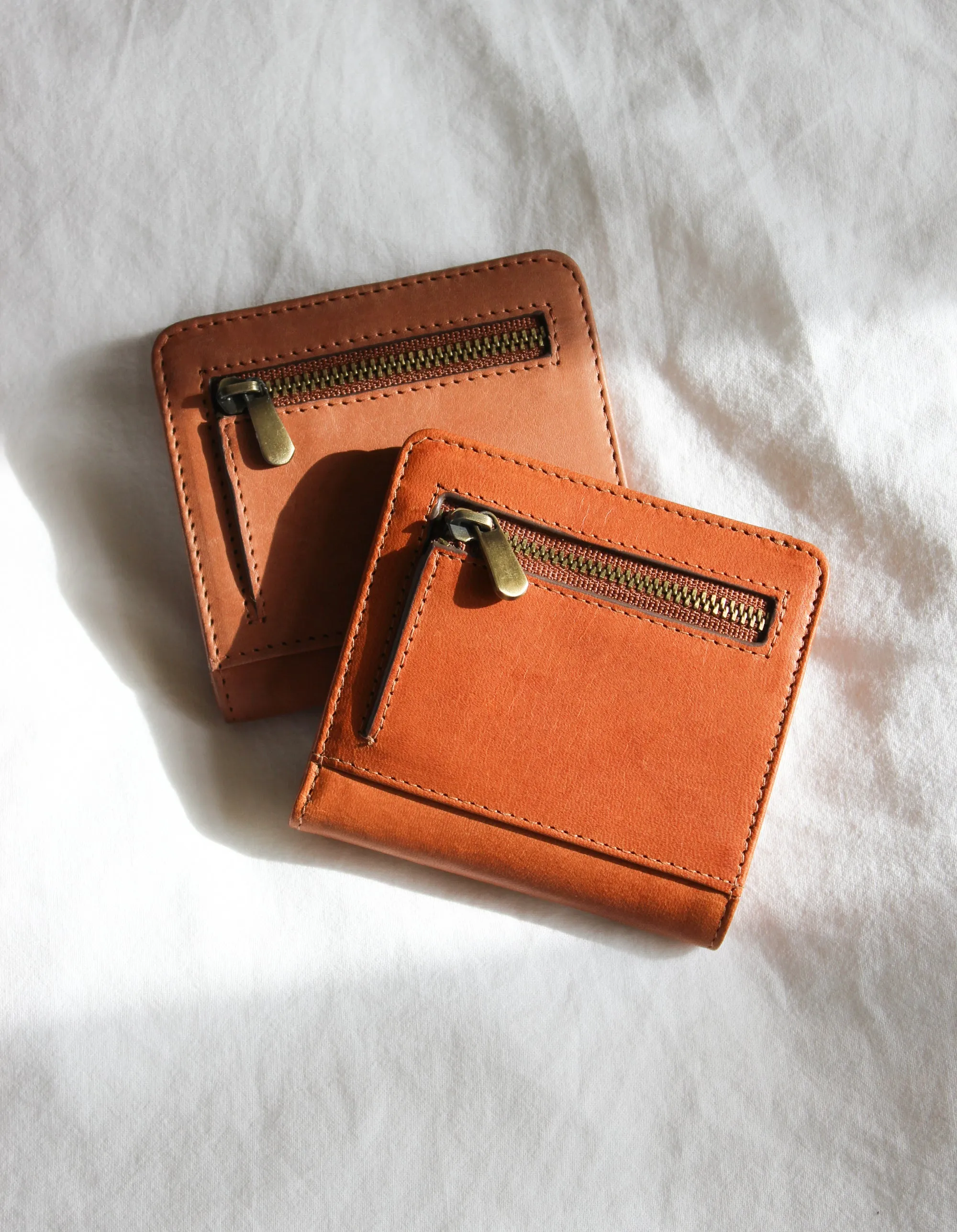 The Alex Fold-Over Wallet Classic Leather Cognac sold by Ivalo.com product image thumbnail 2