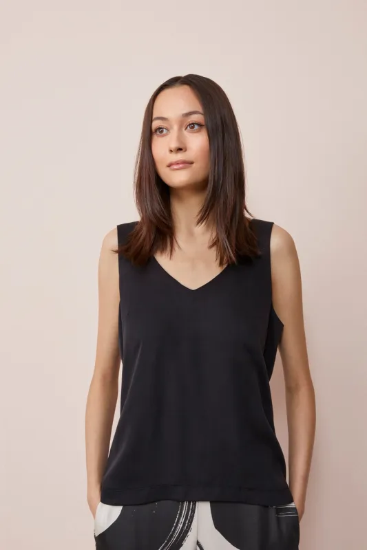 Top Black sold by Ivalo.com